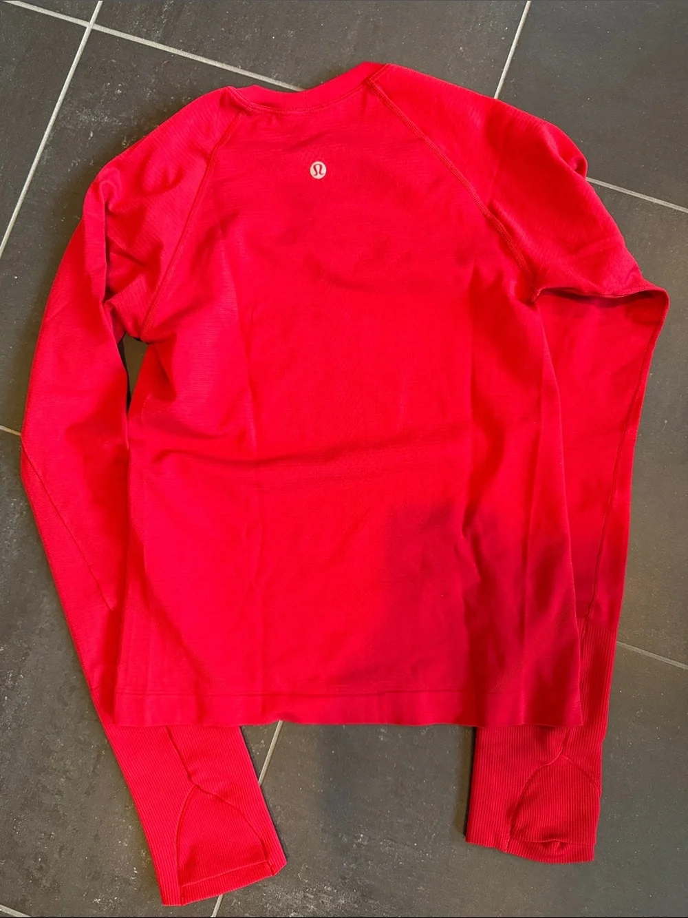 Lululemon Swiftly Tech Long Sleeve Shirt 2.0 *Race Length in Dark Red size 4